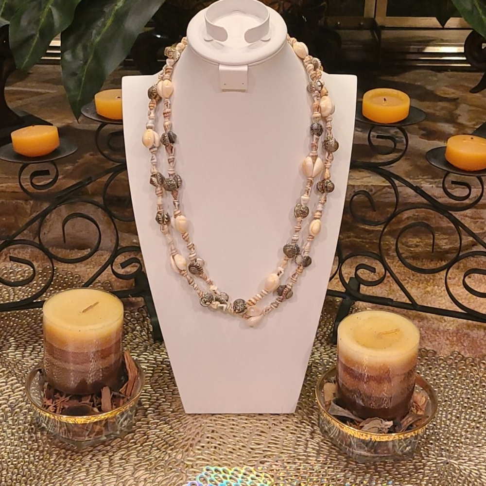 ✴NWOT/ Strand of Umbonium Sea Shells